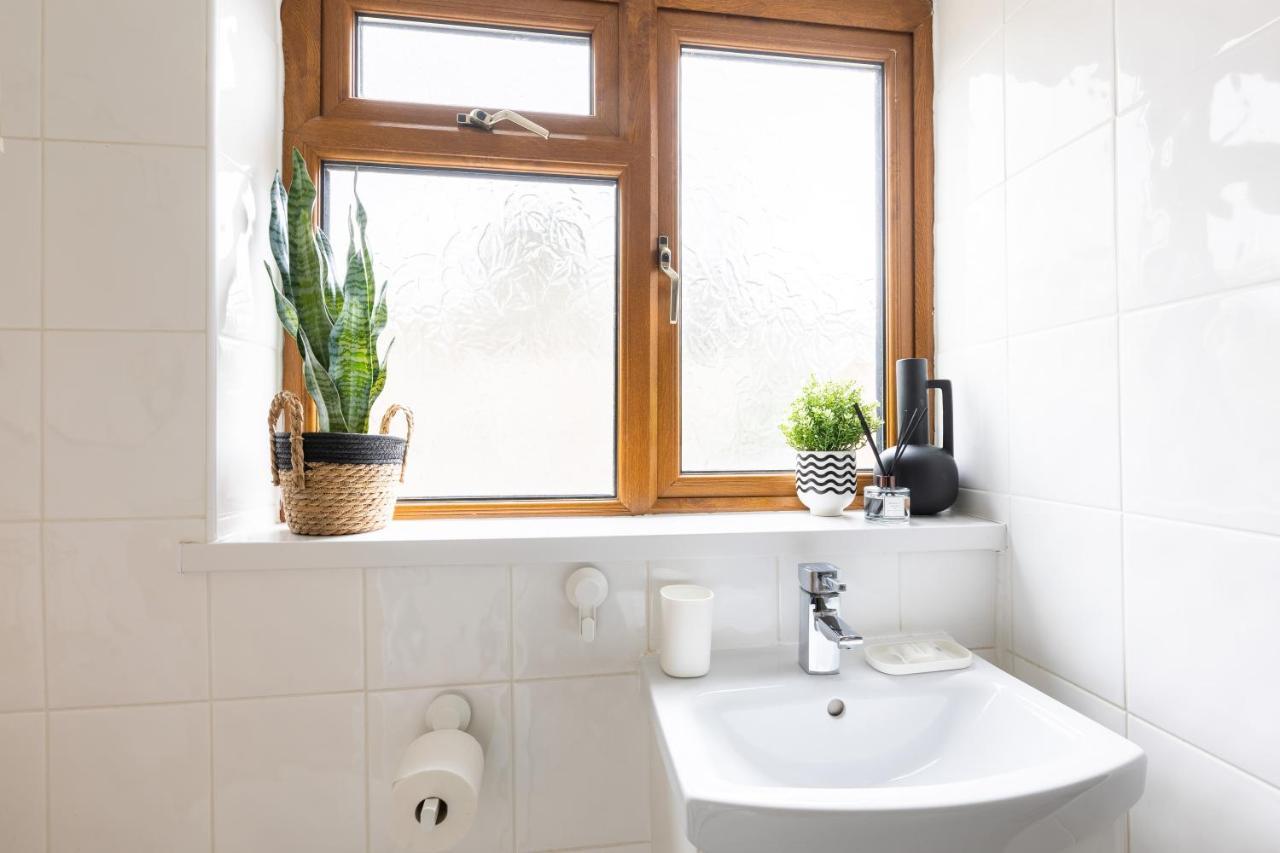 Levi Suite By Koya Homes - 3-Bedroom Home, Downtown Cardiff, Free Parking 외부 사진
