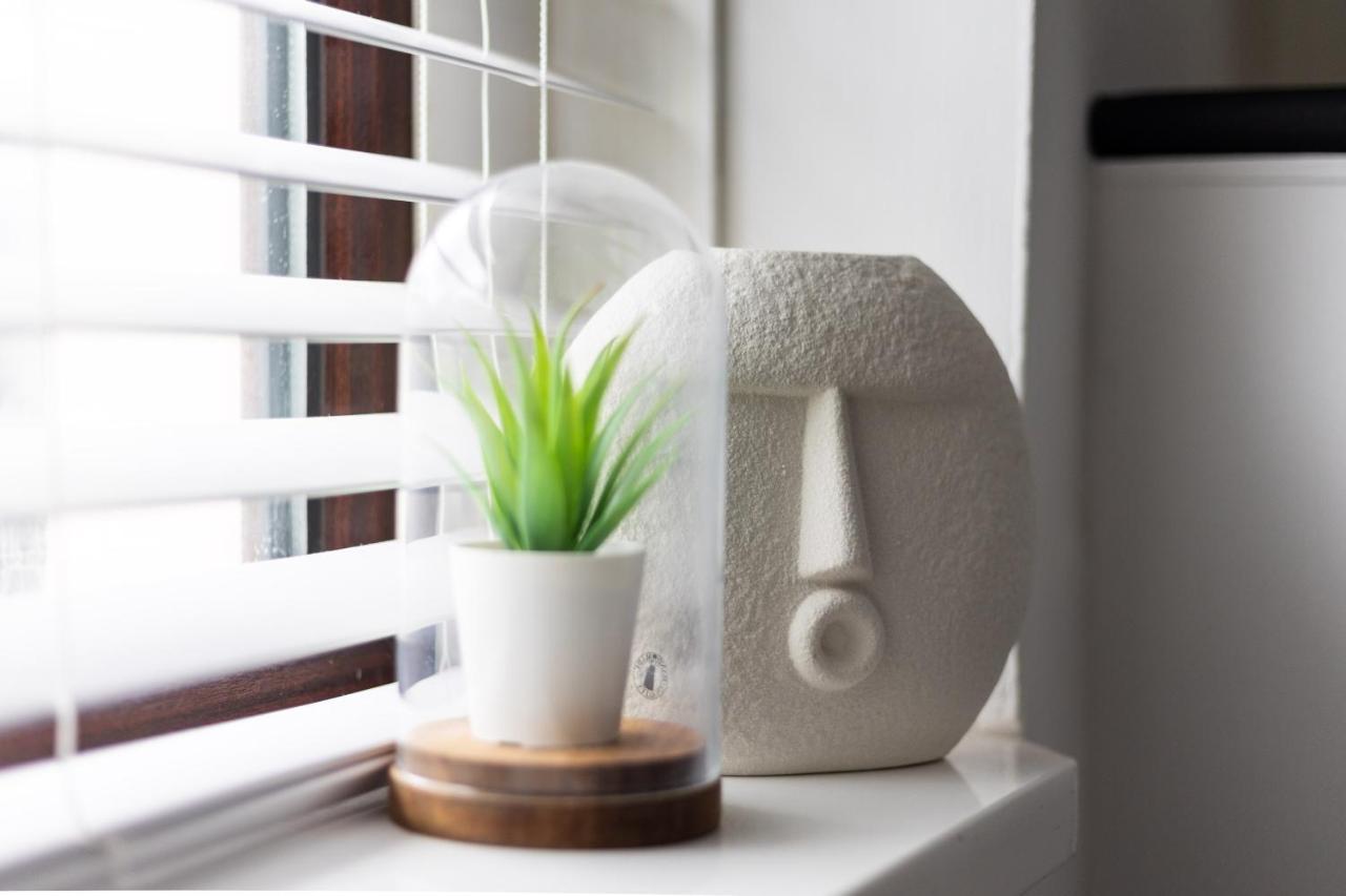 Levi Suite By Koya Homes - 3-Bedroom Home, Downtown Cardiff, Free Parking 외부 사진