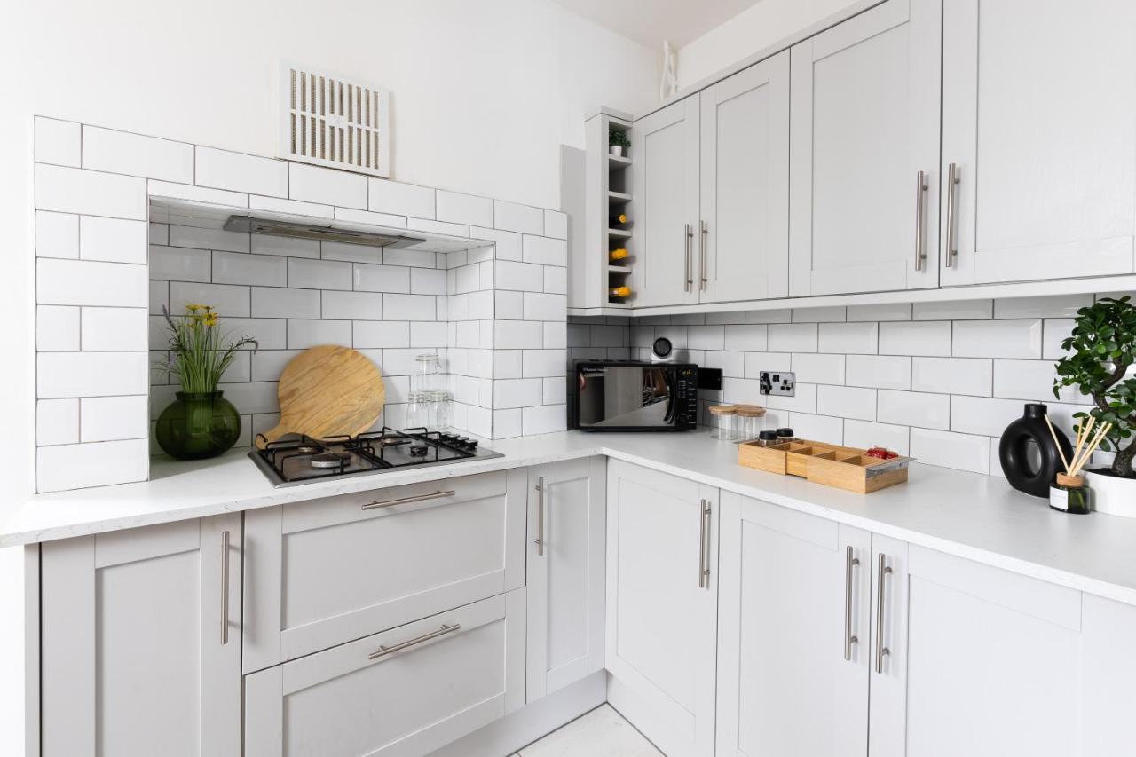 Levi Suite By Koya Homes - 3-Bedroom Home, Downtown Cardiff, Free Parking 외부 사진