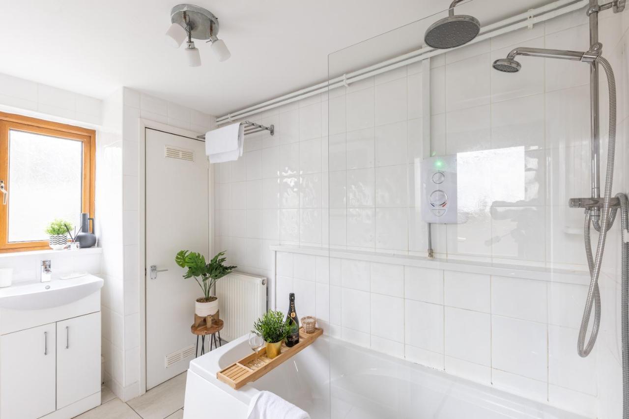 Levi Suite By Koya Homes - 3-Bedroom Home, Downtown Cardiff, Free Parking 외부 사진